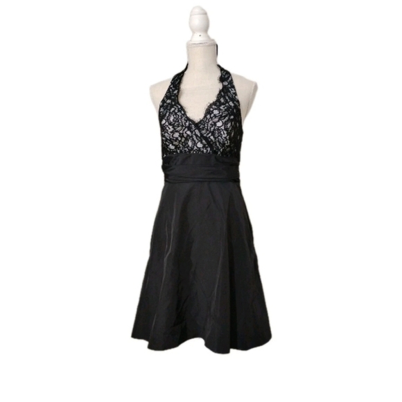 White House Black Market Black Lace Halter Neck Dress Women's Size 4 Cocktail - Picture 2 of 5